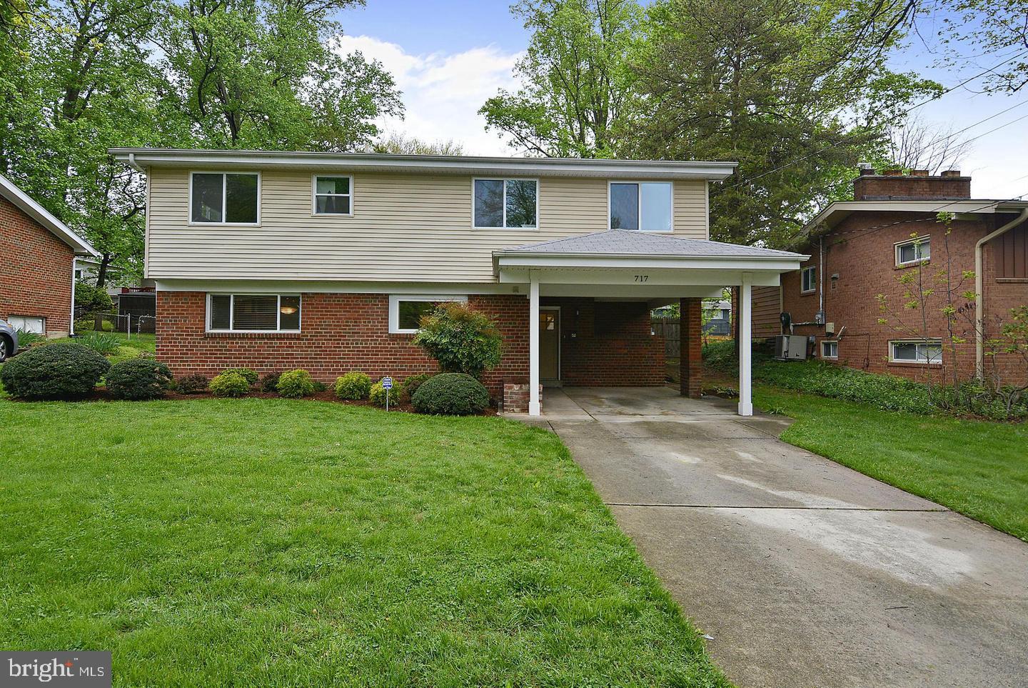 717 Hillsboro Dr — photo