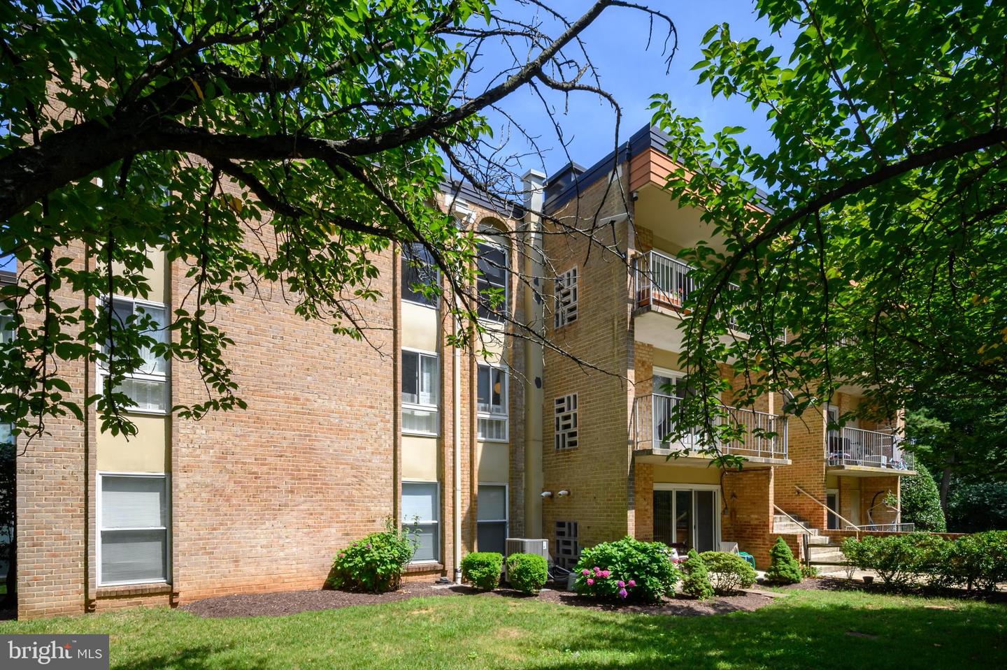 11911 Parklawn Dr #303 — photo