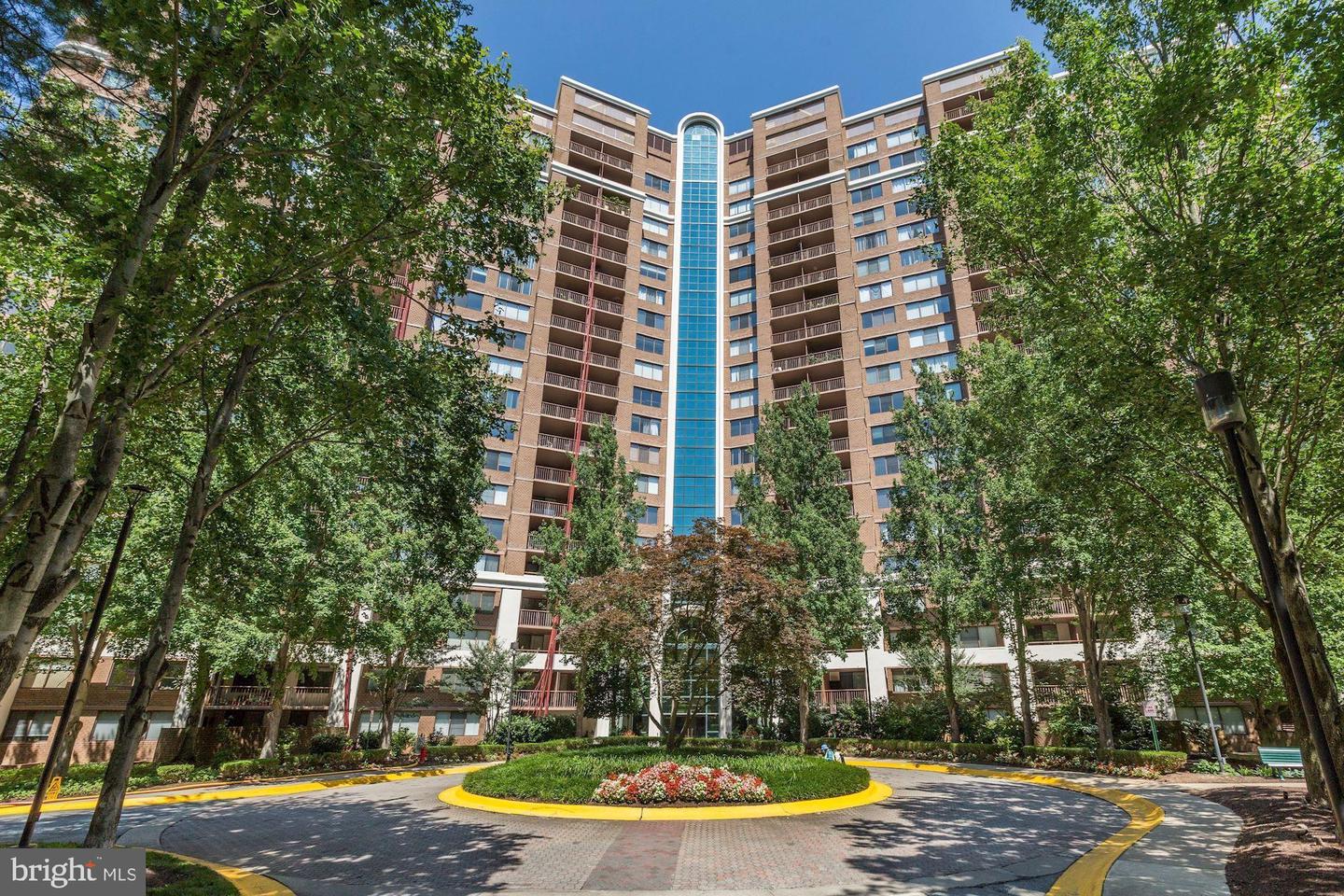 10101 Grosvenor Pl #1818 — photo