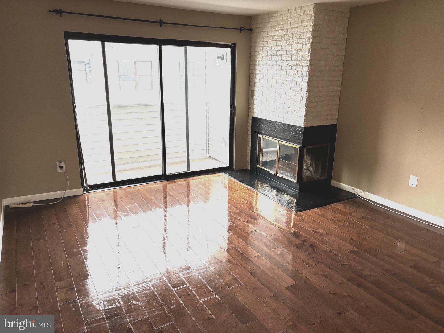1625 Carriage House Ter #G — photo