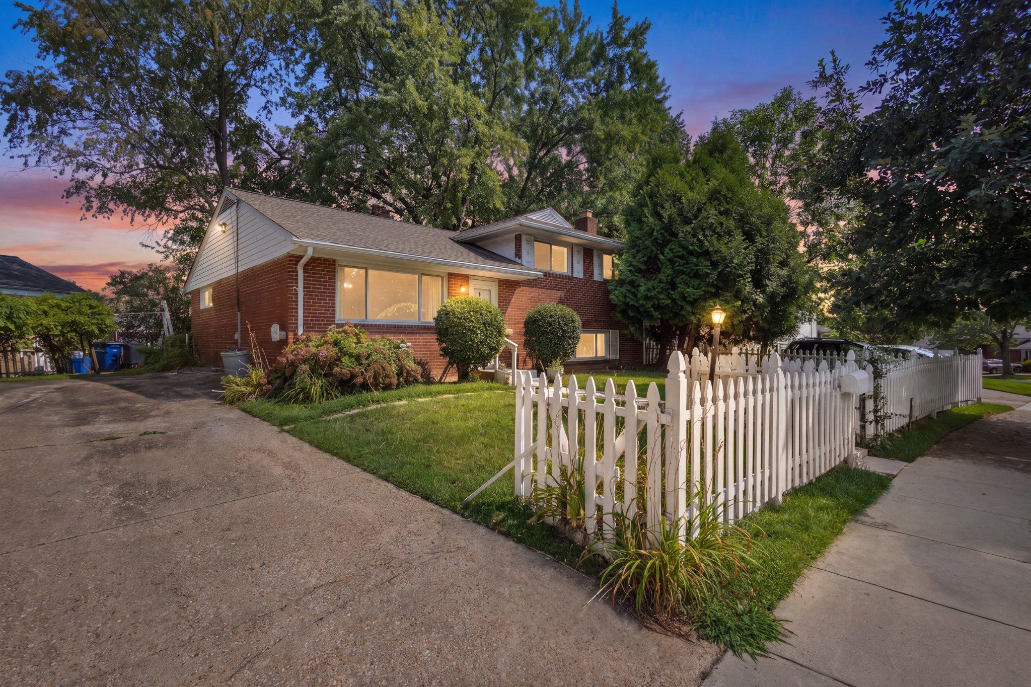 10313 Conover Dr — photo