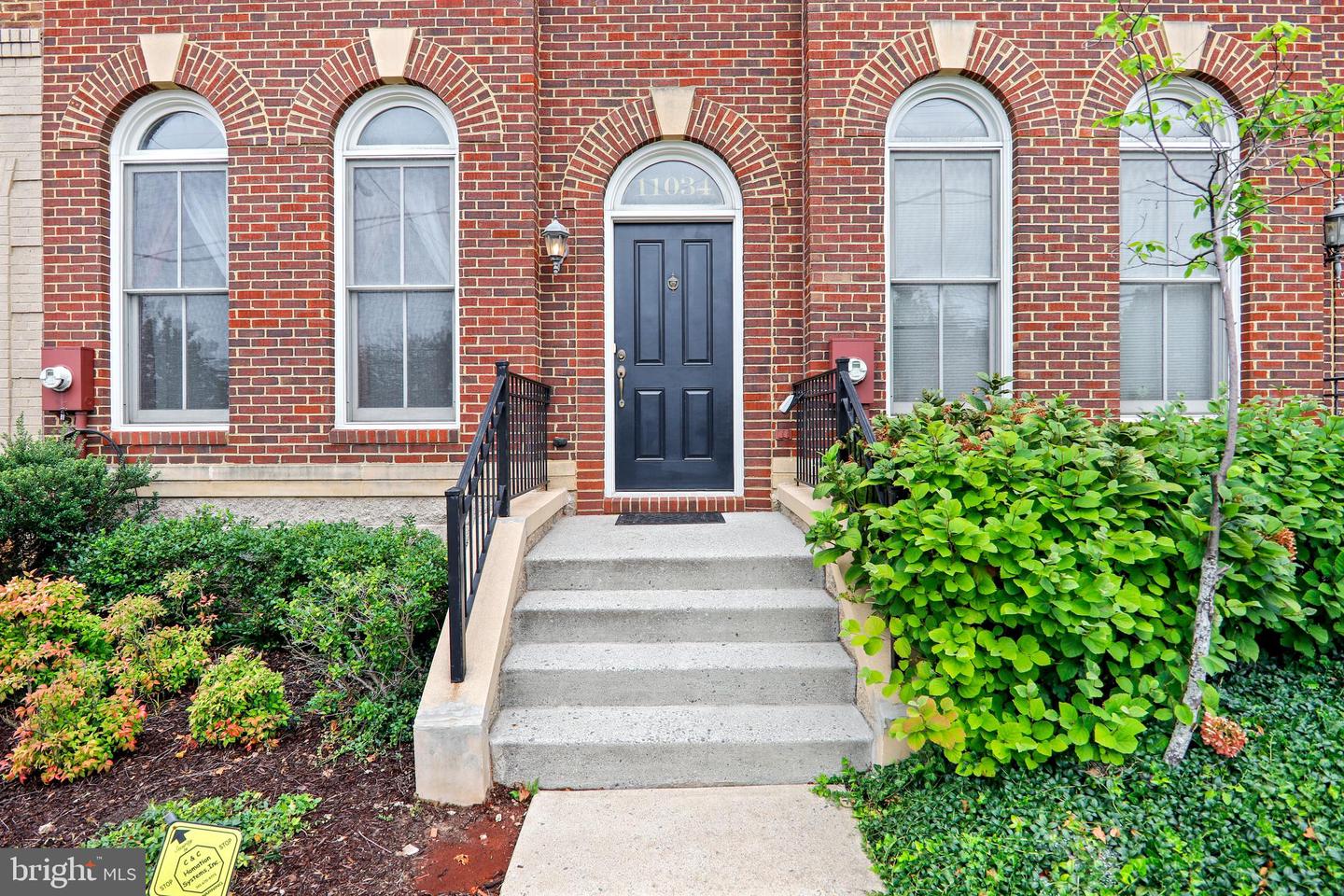 11034 Amherst Ave — photo
