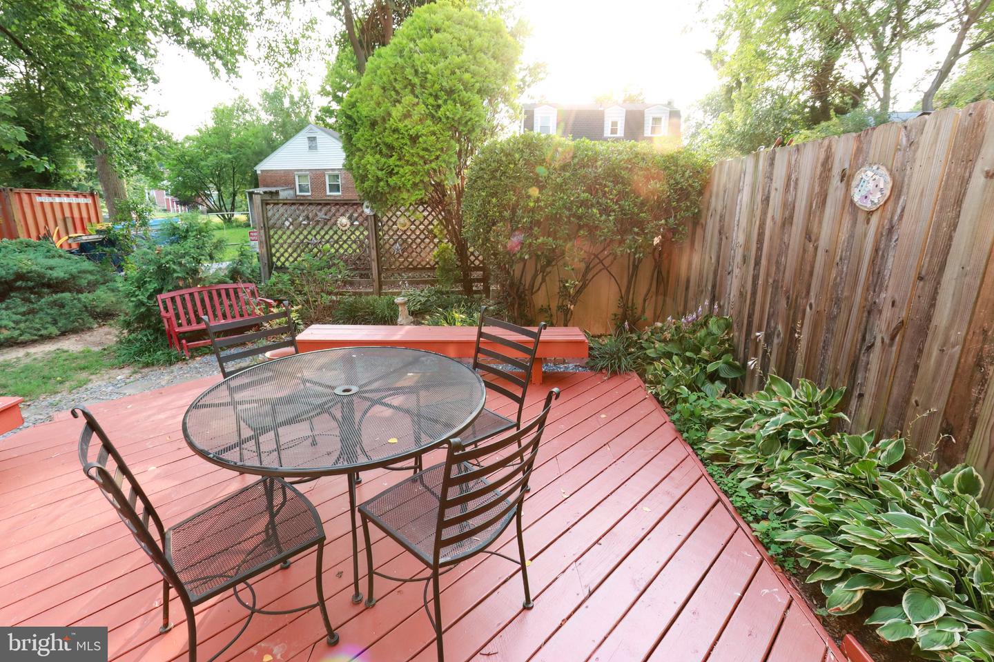 10704 Lester St — photo