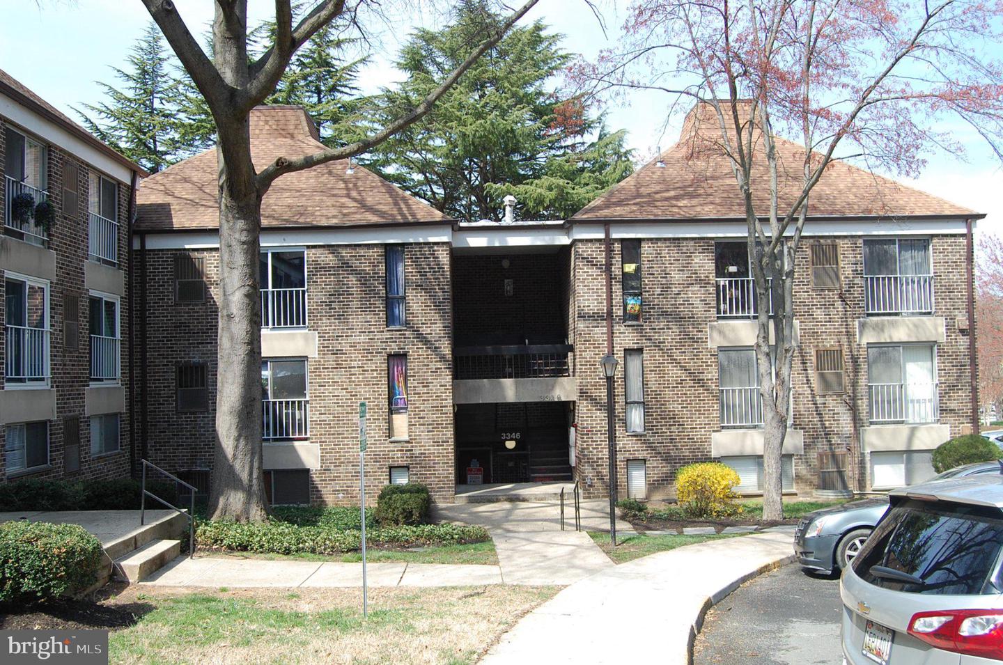 3346 Hewitt Ave #1-1-a — photo