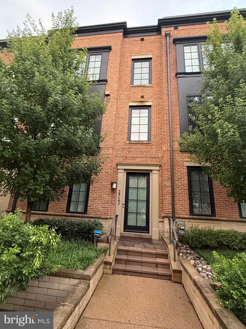 3723 Chevy Chase Lake Dr — photo