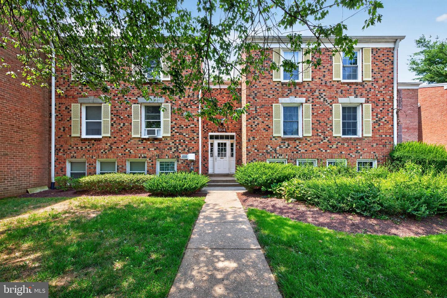 854 Quince Orchard Blvd #202 — photo