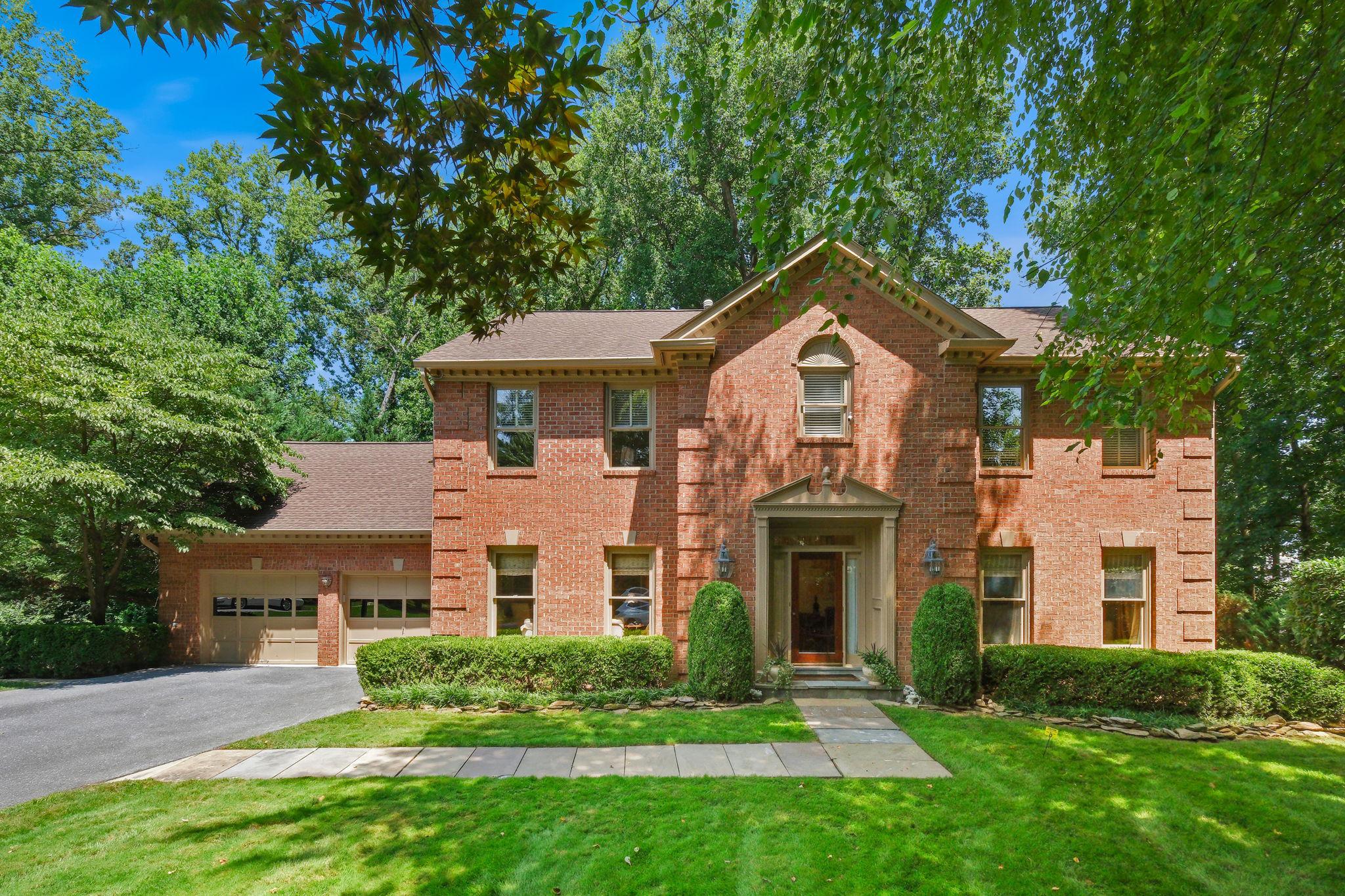 11832 Danville Dr — photo