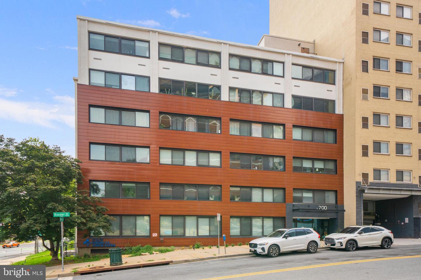 700 Roeder Rd #403 — photo