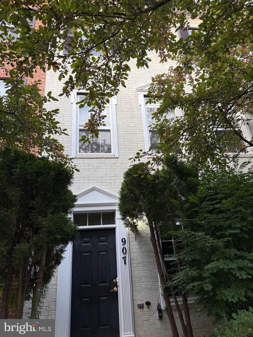 907 Pleasant Dr — photo