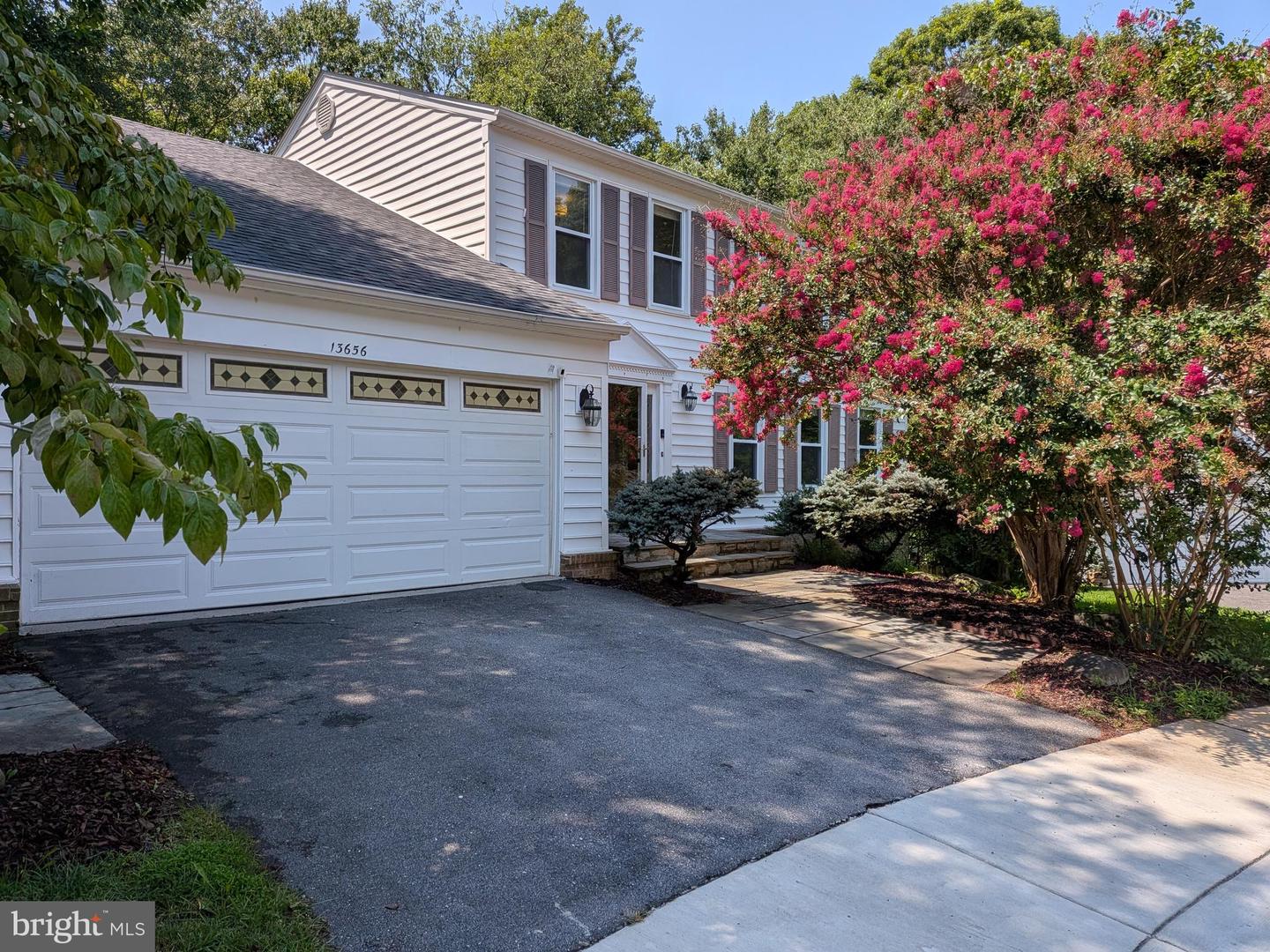 13656 Spinning Wheel Dr — photo