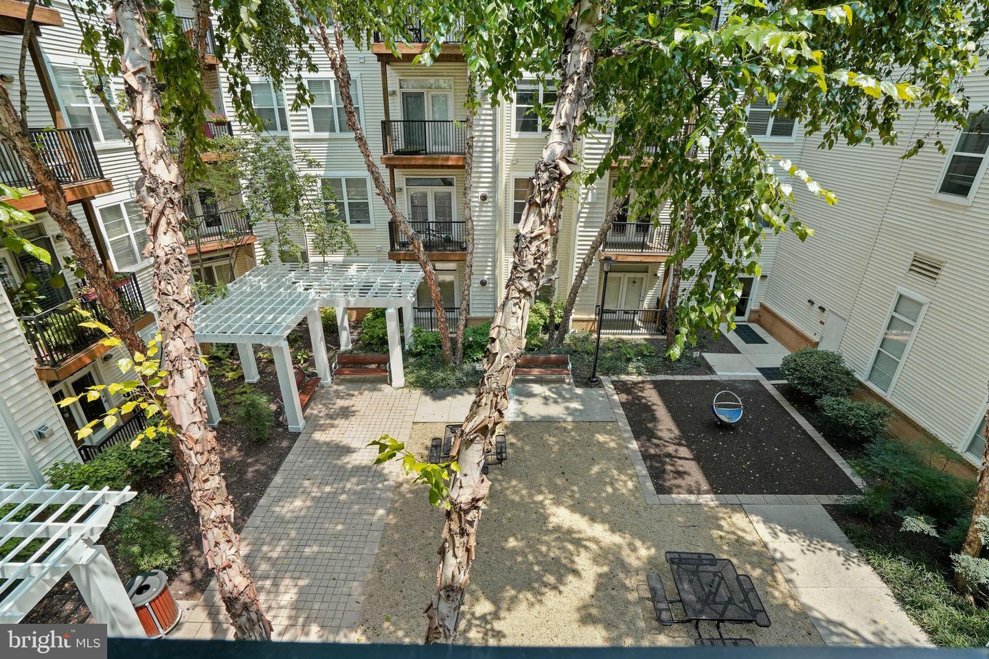 1201 E West Hwy #314 — photo