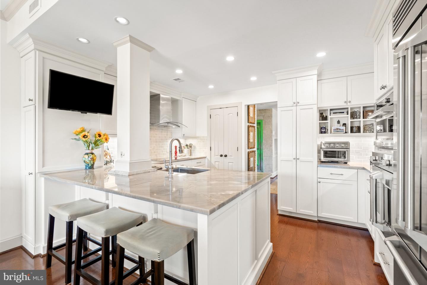 8101 Connecticut Ave #S700 — photo