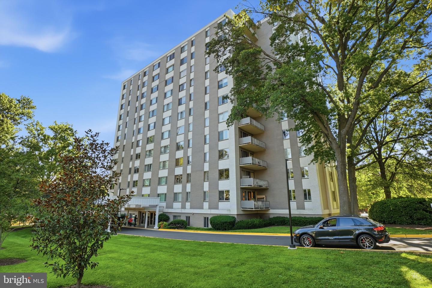 8315 North Brook Ln #2-901 — photo