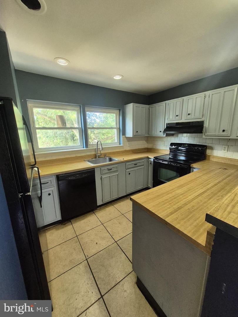 18800 Pine Ridge Ln #1-1 — photo