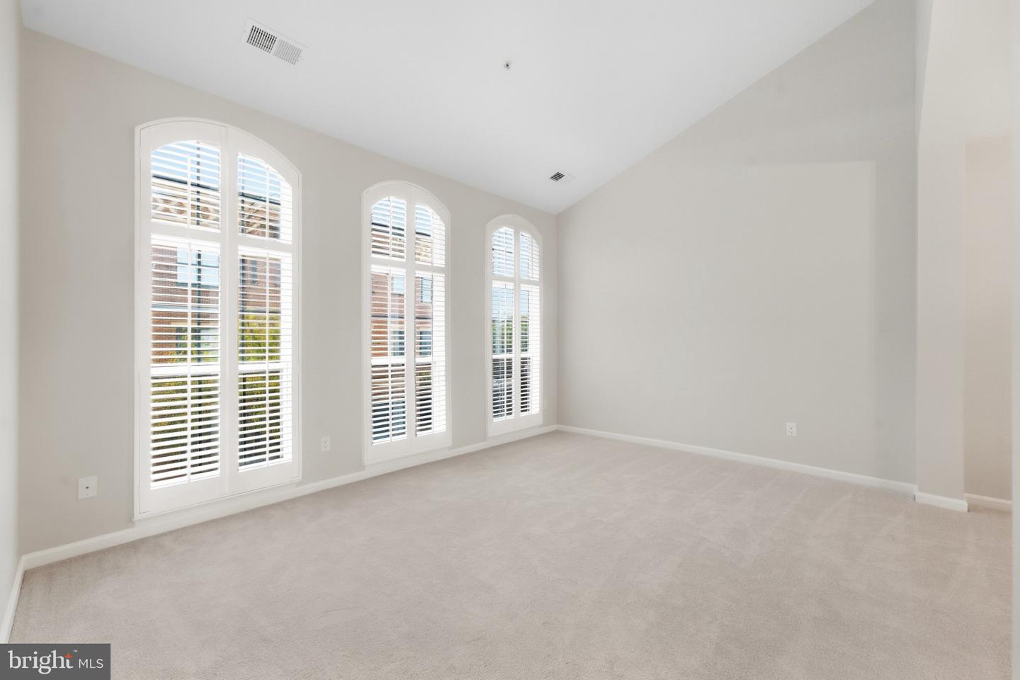 254-B Market St E #254B — photo
