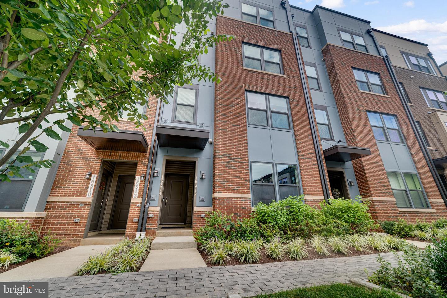 16316 Connors Way #15 — photo