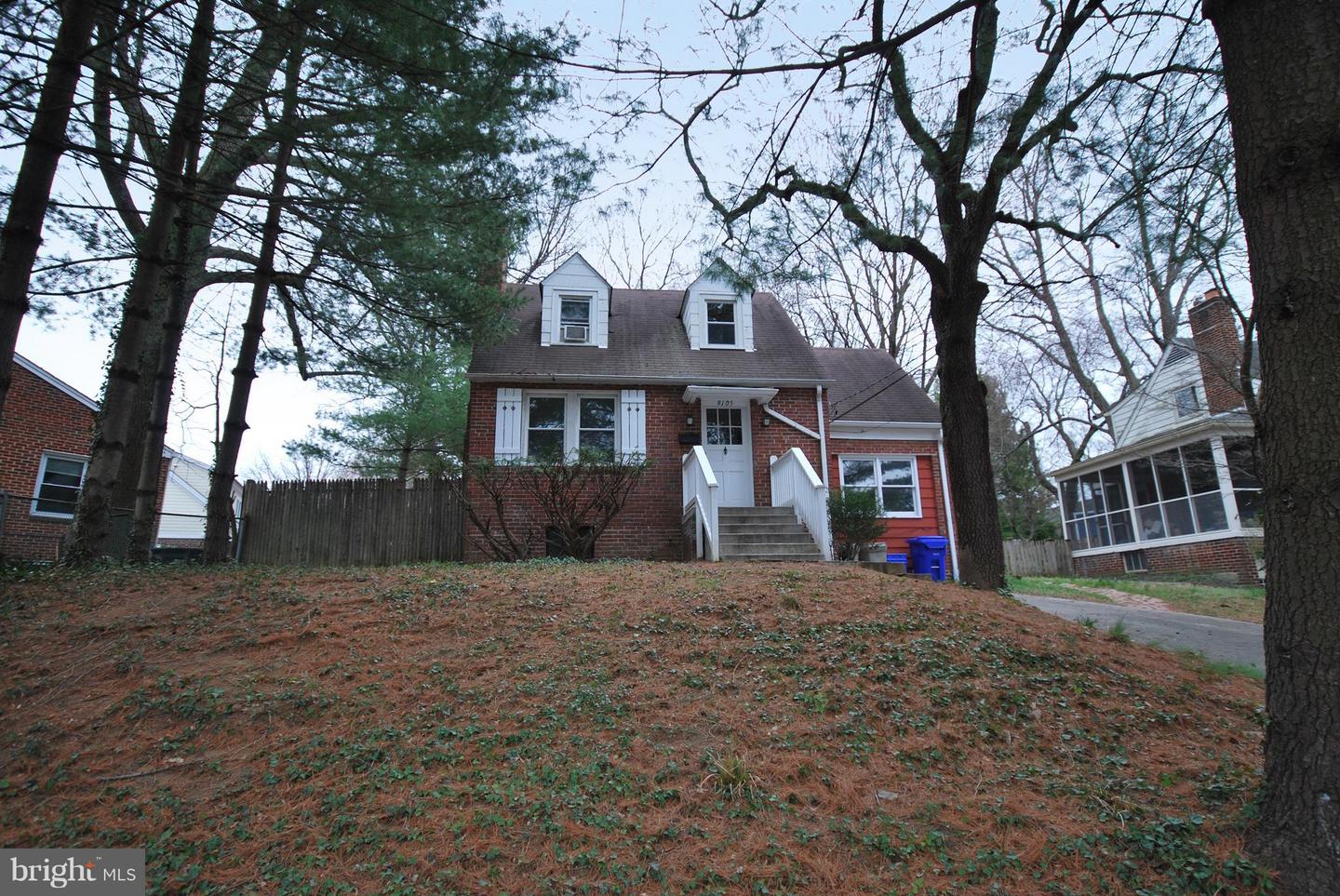 9105 Wire Ave — photo