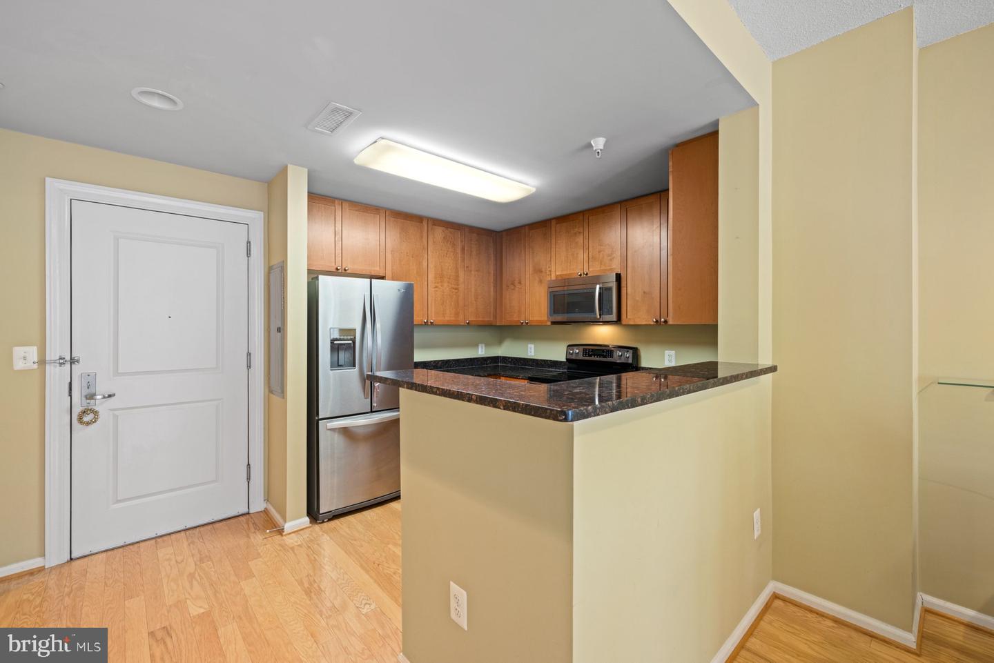 11700 Old Georgetown Rd #806 — photo