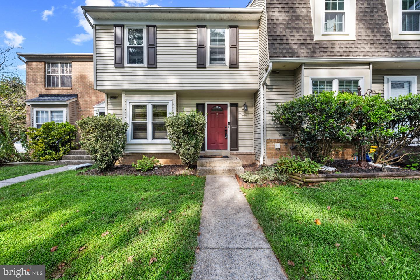 9 Climbing Ivy Ct — photo