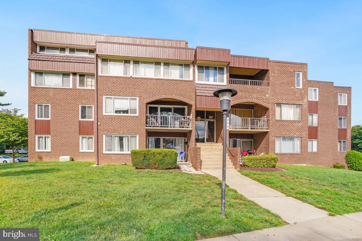 454 Girard St #373 — photo