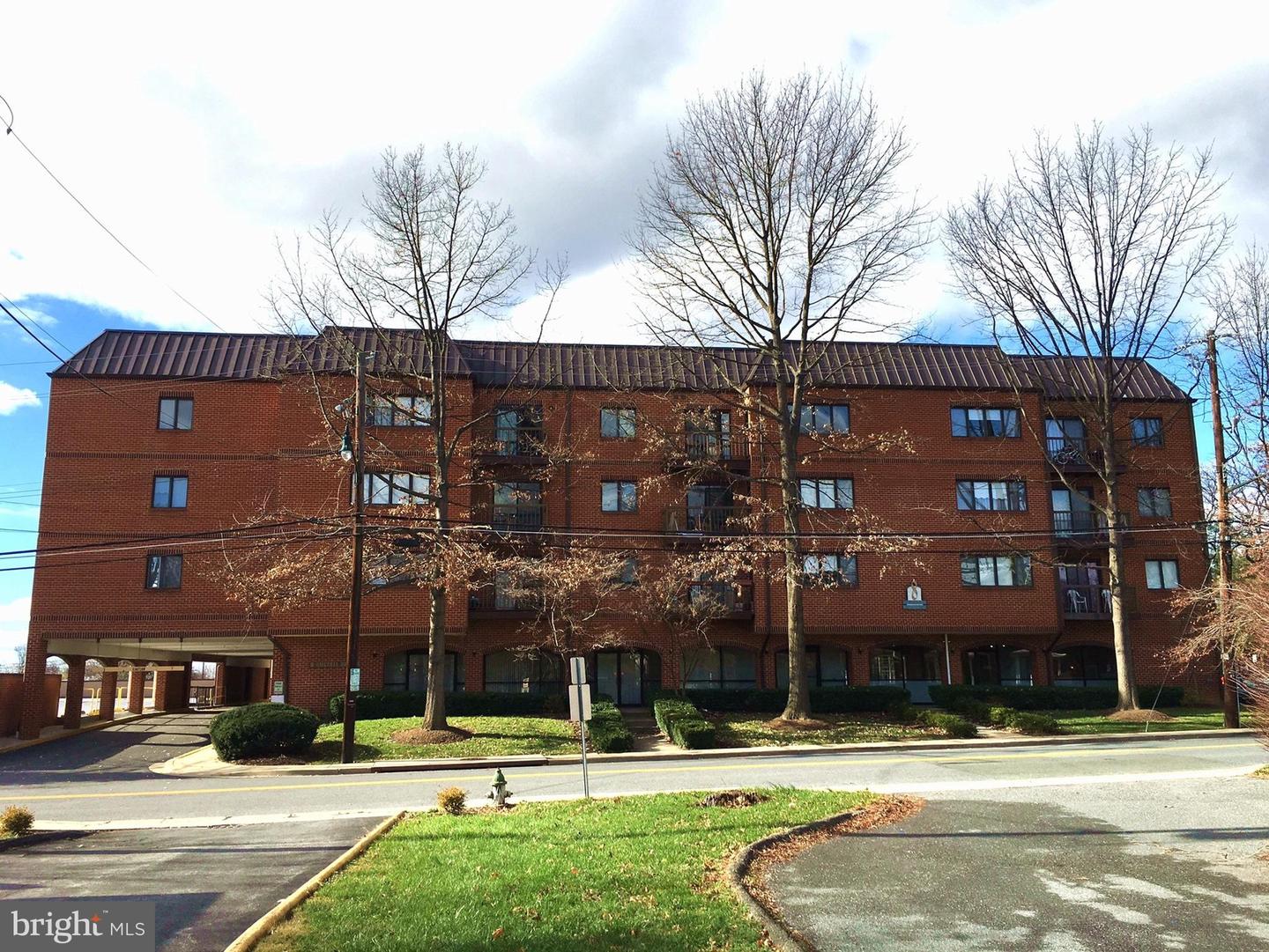 8 Russell Ave #101 — photo
