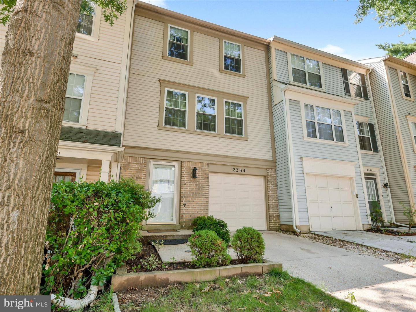 2334 London Bridge Dr — photo