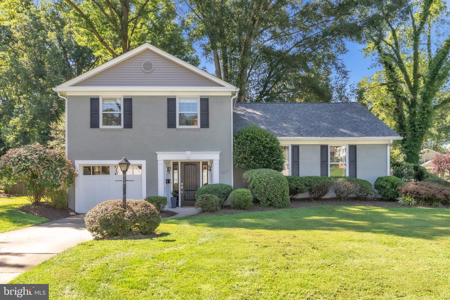 8710 Yarmouth Ct — photo
