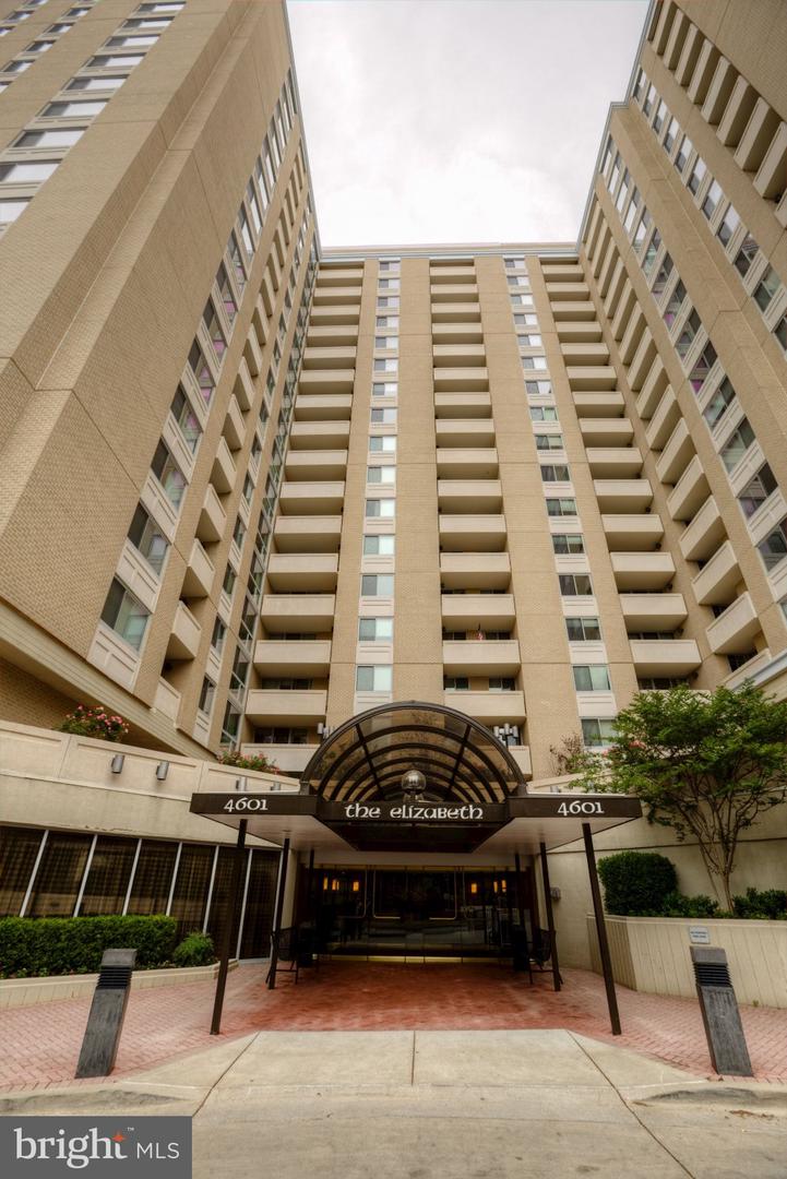 4601 N Park Ave #P210 — photo