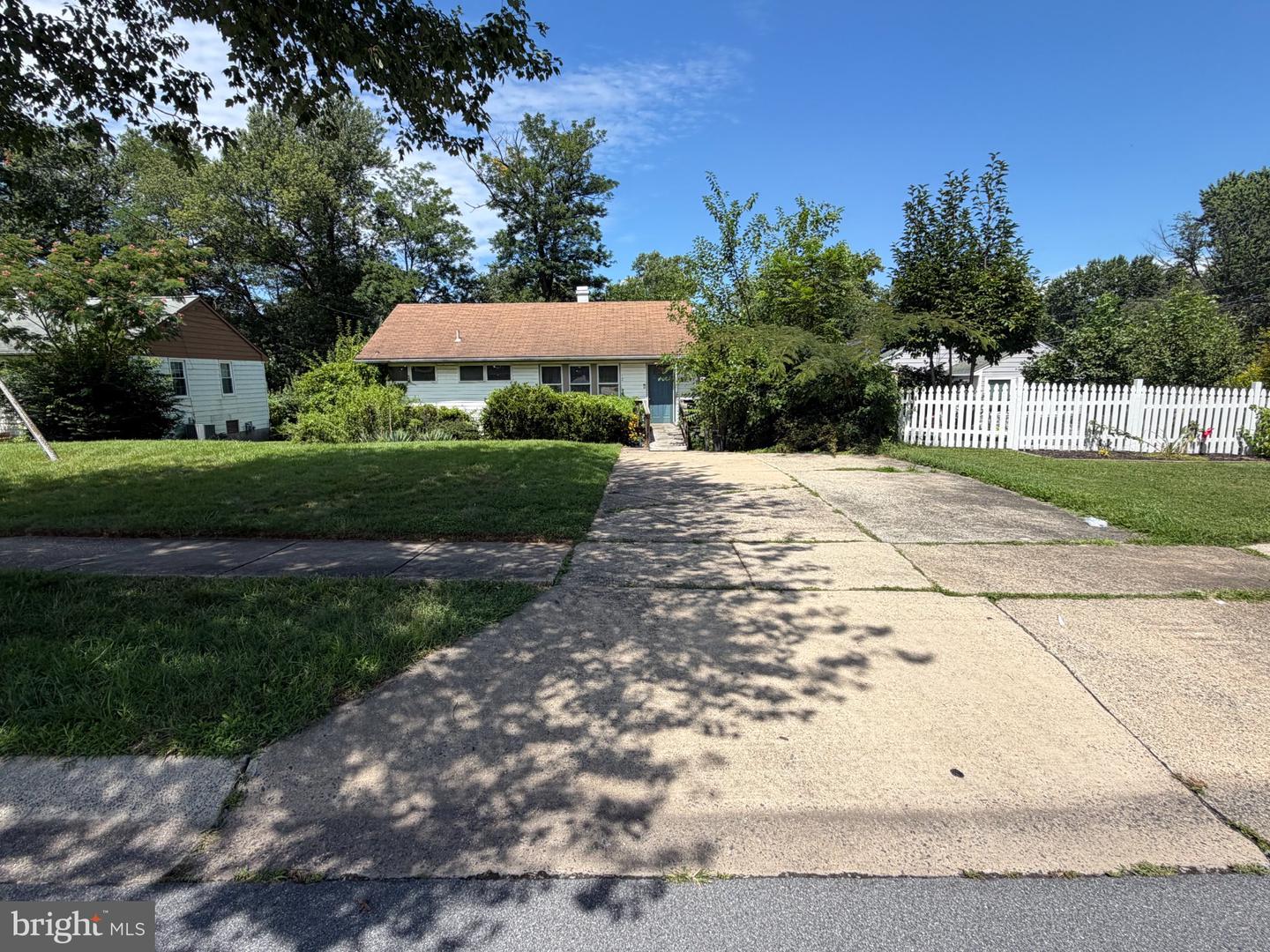 1218 Broadwood Dr — photo