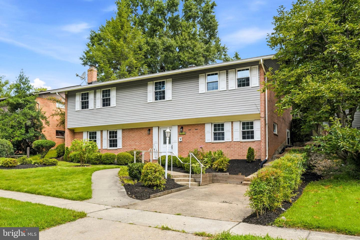 808 E Franklin Ave — photo
