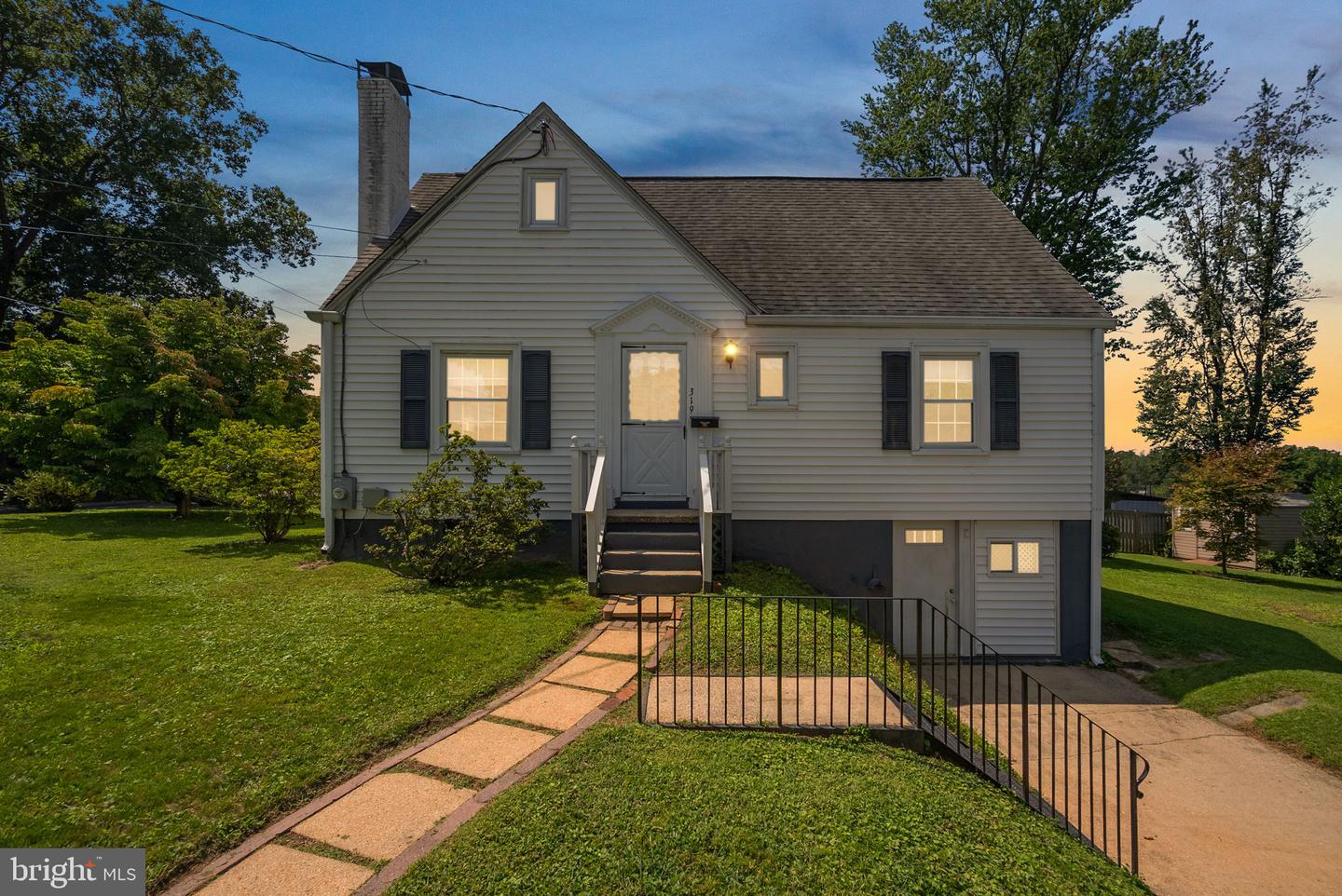 319 Saint Lawrence Dr — photo
