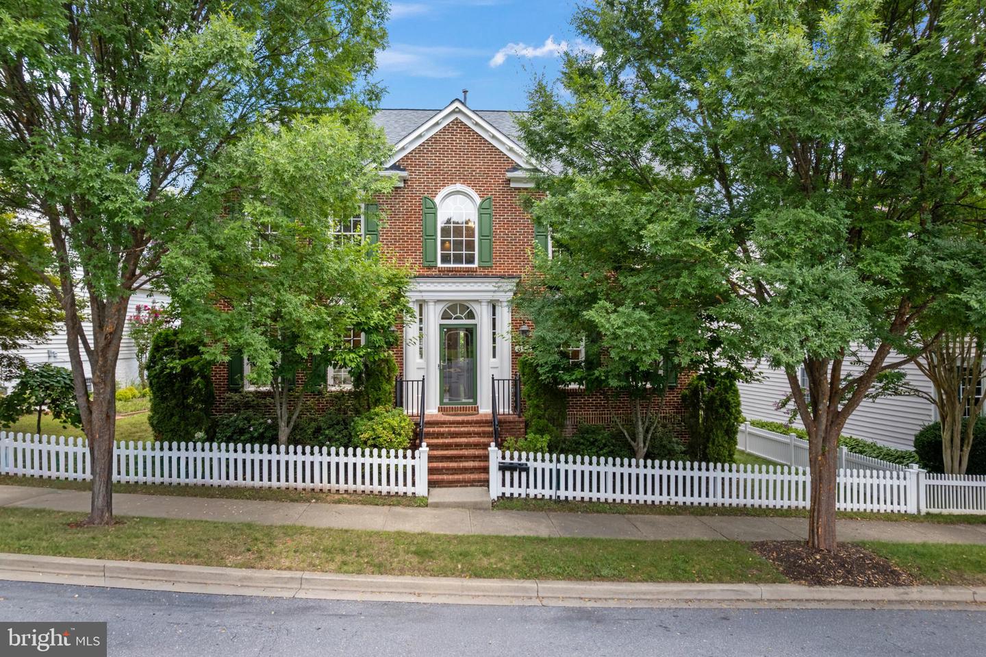 617 Bright Meadow Dr — photo