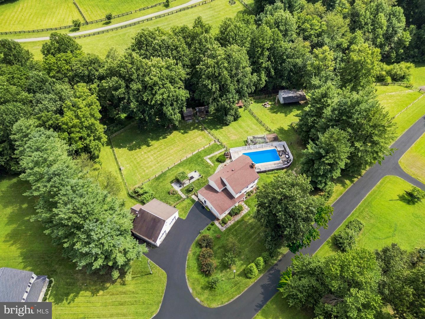 26135 Viewland Dr — photo
