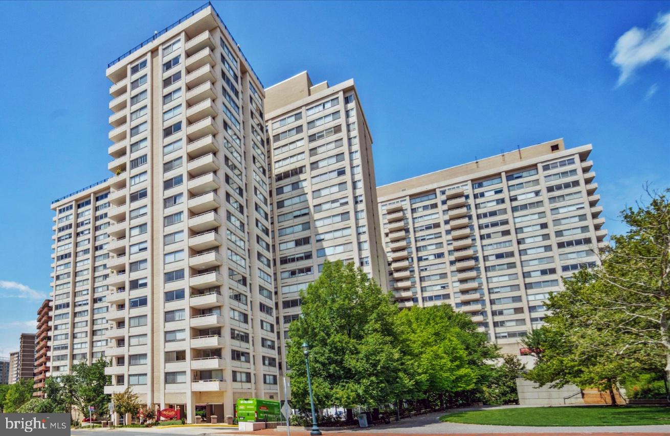 4515 Willard Ave #906S — photo