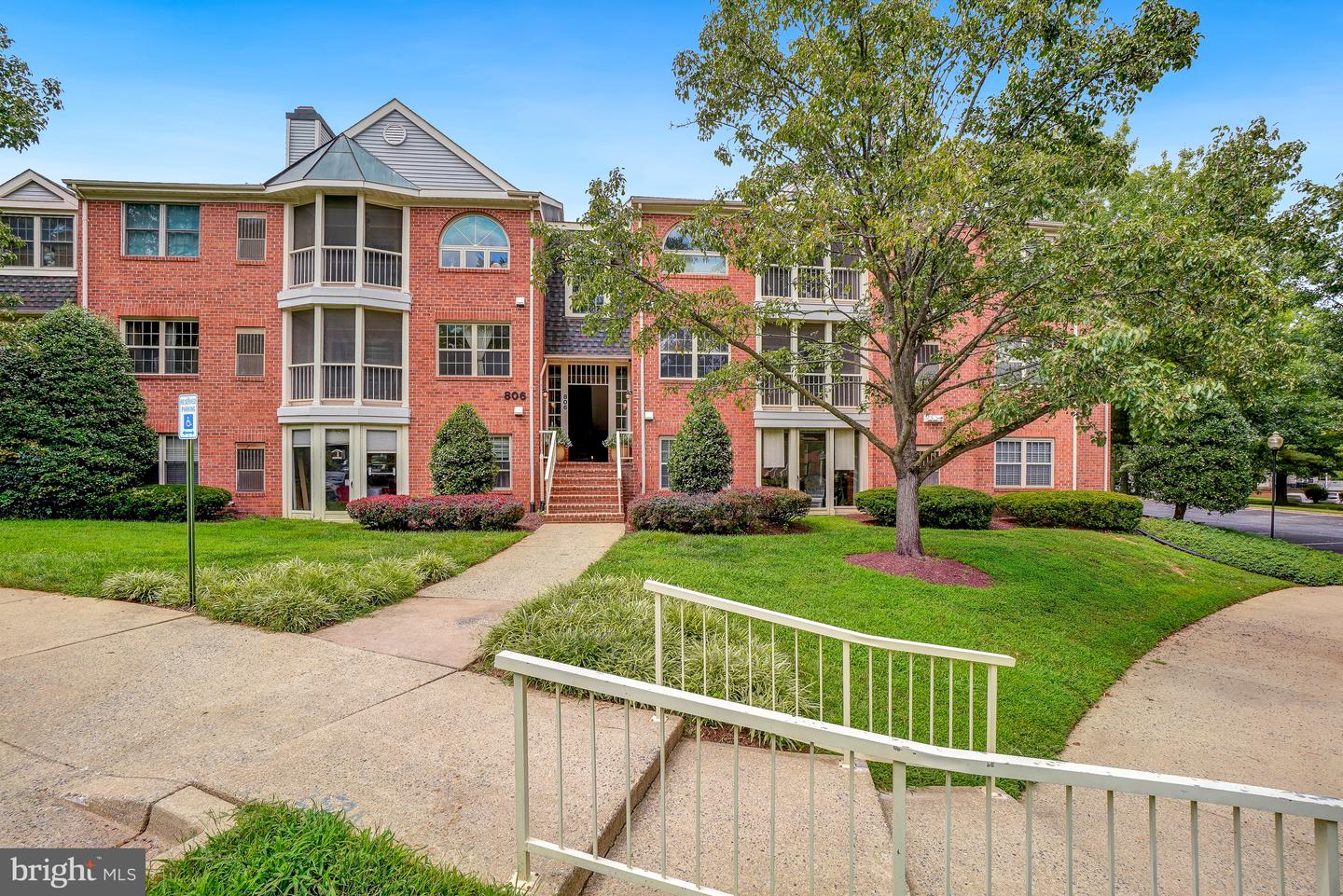 806 Amber Tree Ct #806-303 — photo