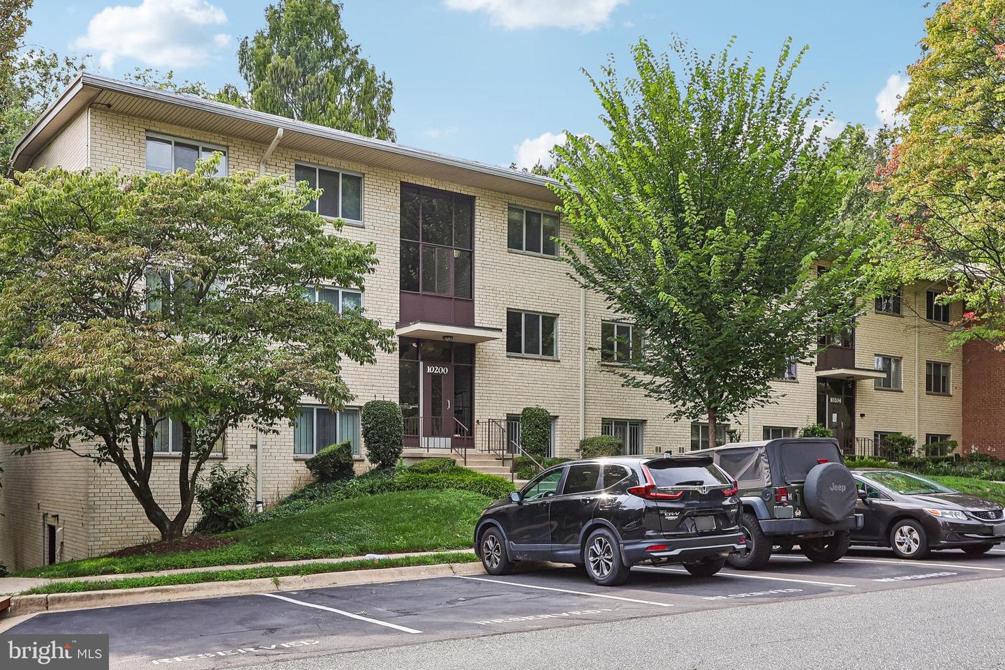 10200 Rockville Pike #302 — photo