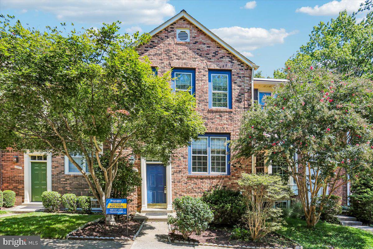 2303 Newton Dr — photo