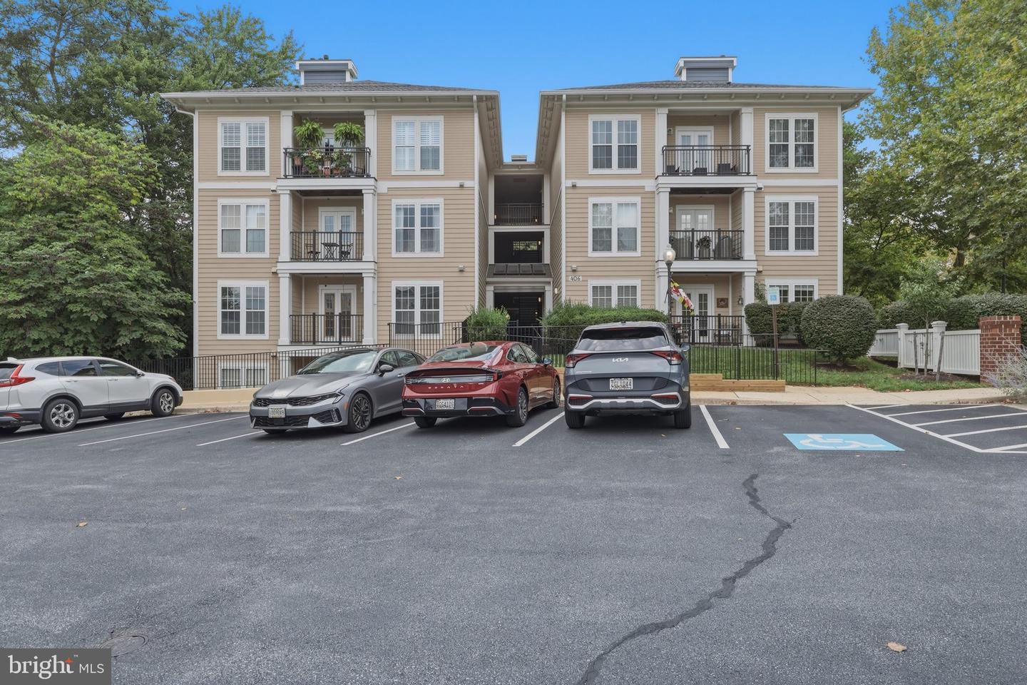 406 Kentlands Blvd #102 — photo