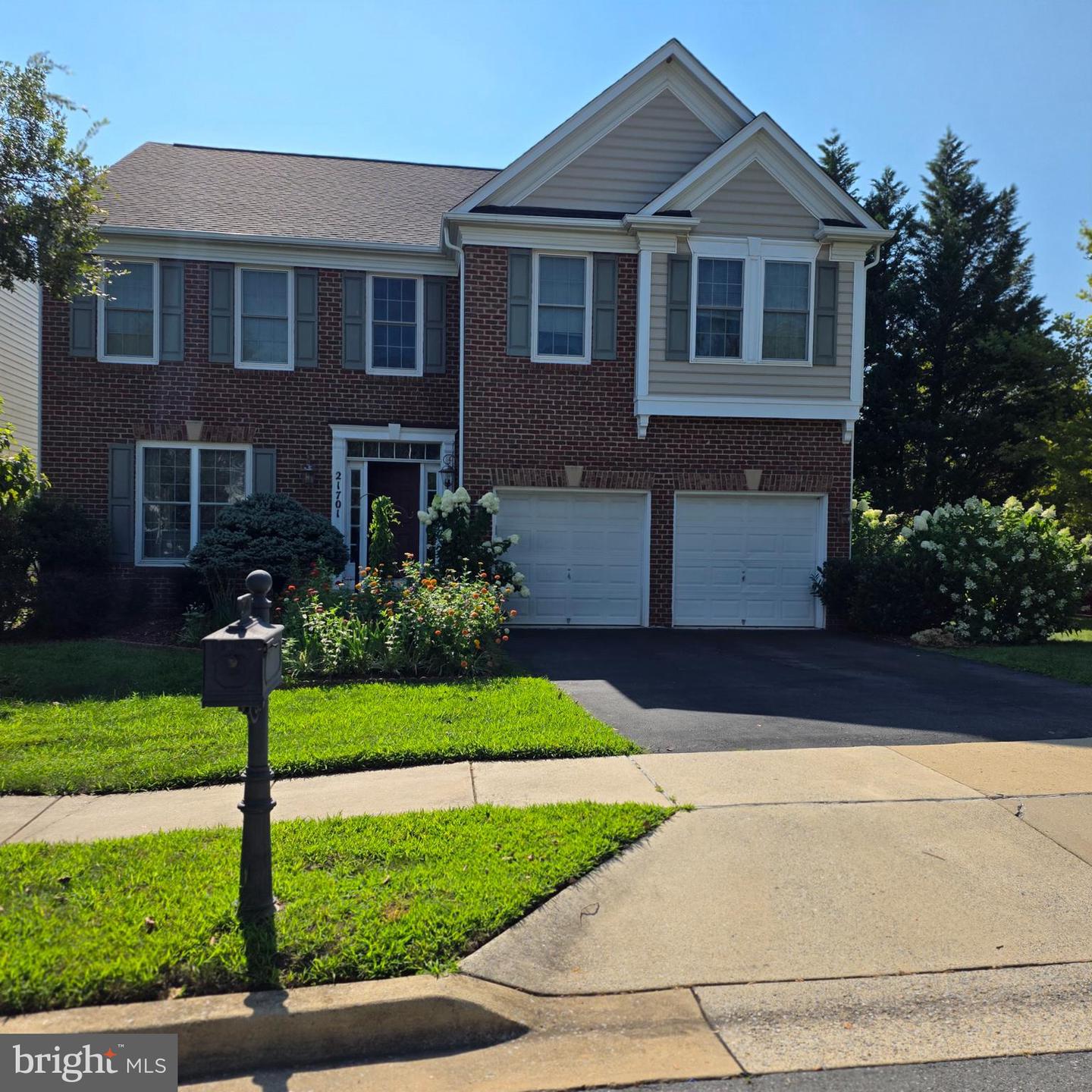 21701 Seneca Ayr Dr — photo