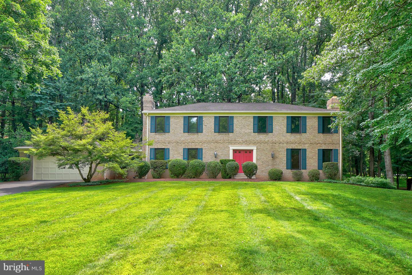 11701 Beekman Pl — photo