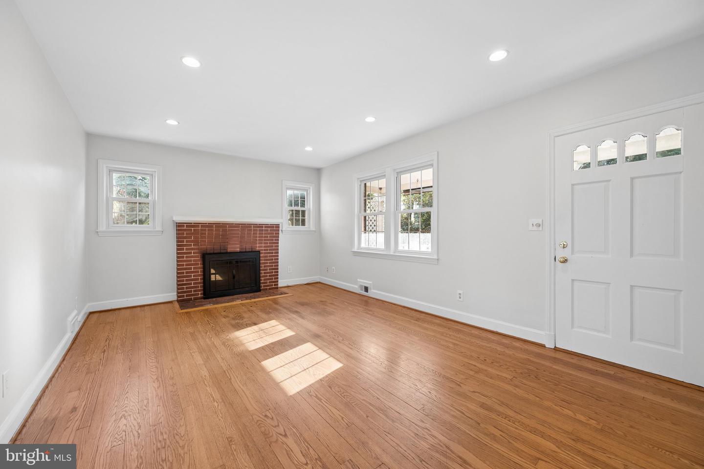 23310 RIDGE ROAD, GERMANTOWN MD 20876 — photo 2