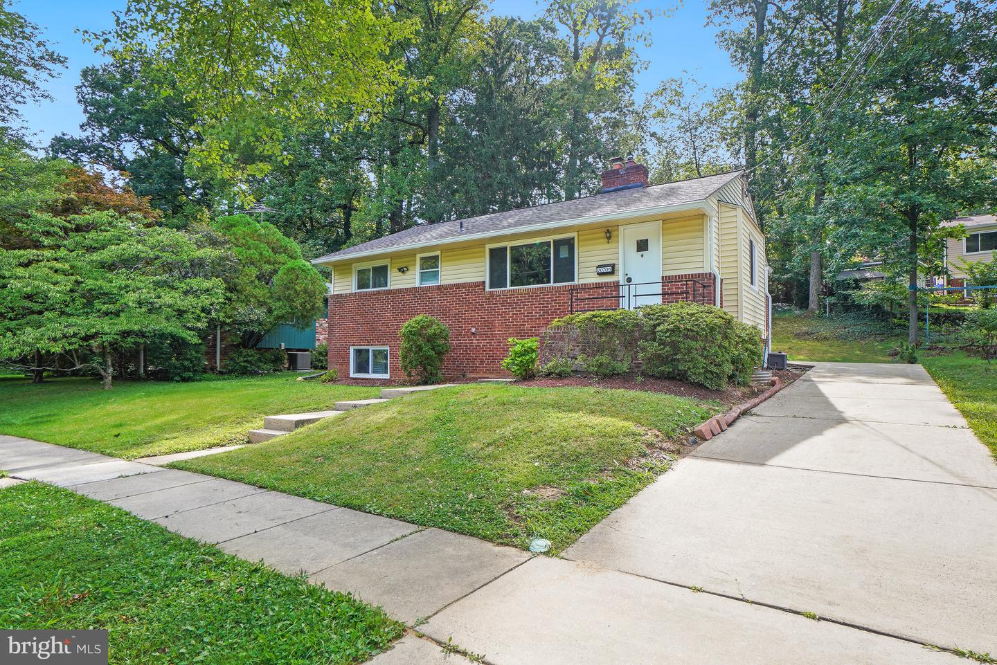 10705 Lockridge Dr — photo