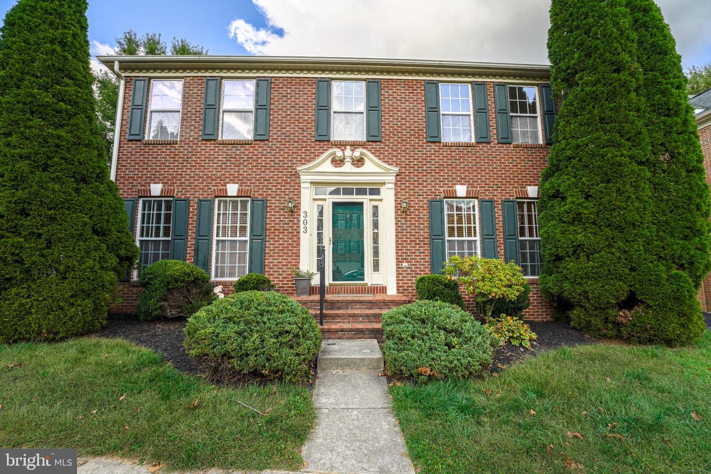 303 Highland Ridge Ave — photo