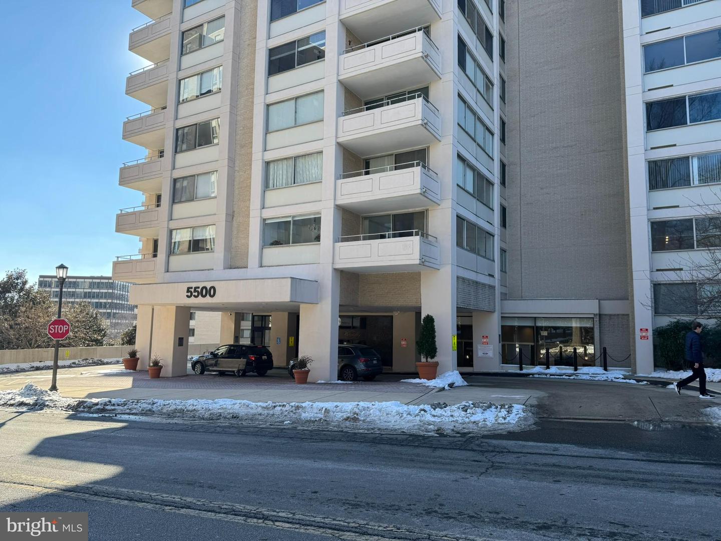 5500 Friendship Blvd #915N — photo
