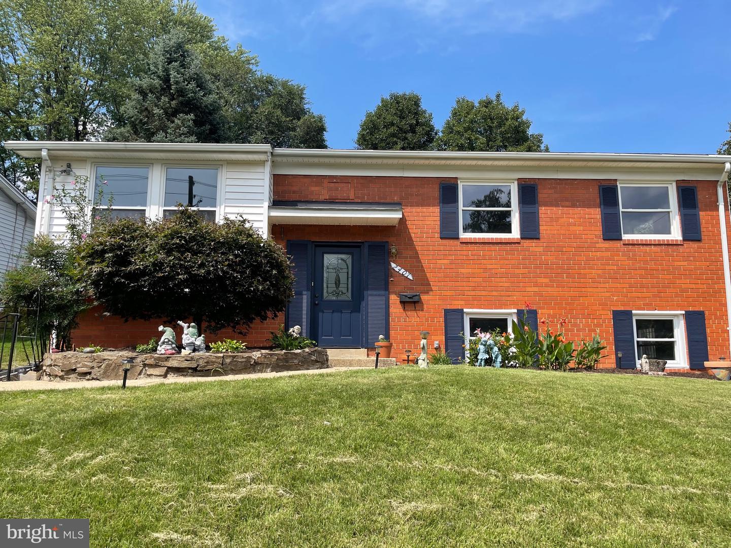 2407 Hayden Dr — photo