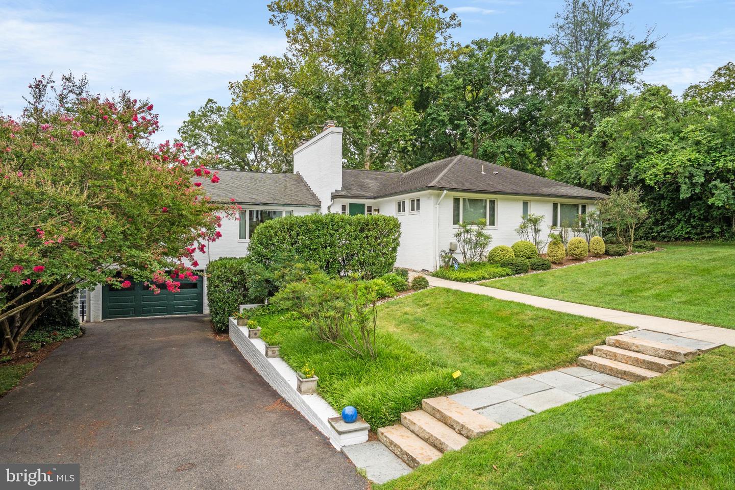 9219 Levelle Dr — photo