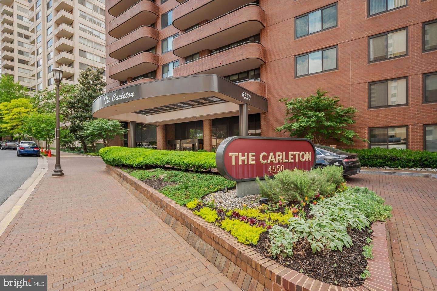 4550 N Park Ave #807 — photo