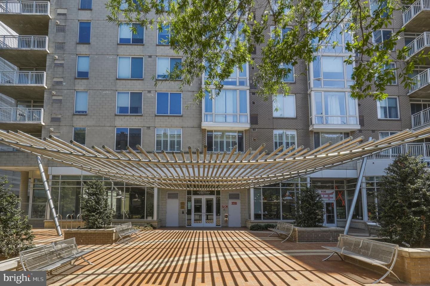 930 Wayne Ave #1305 — photo