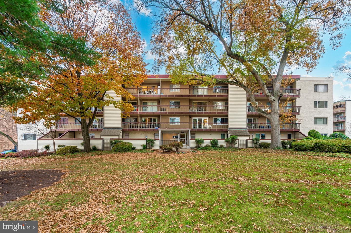 10300 Westlake Dr #P67 — photo
