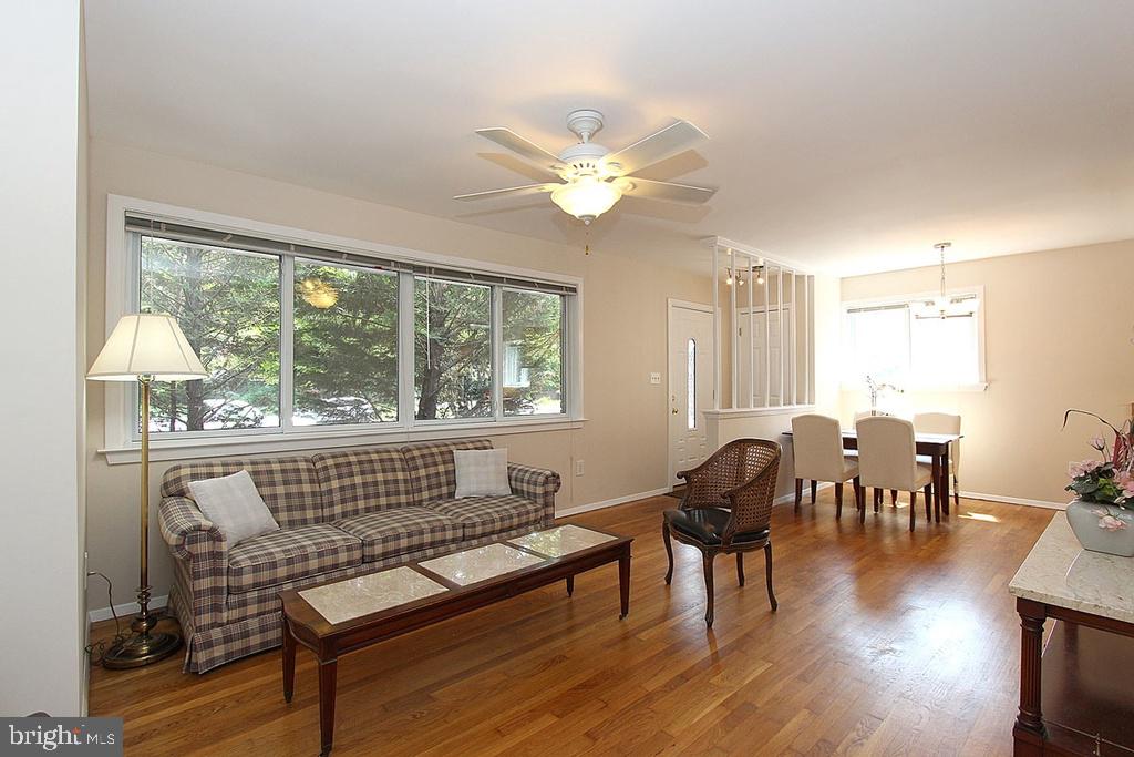 5028 River Rd — photo
